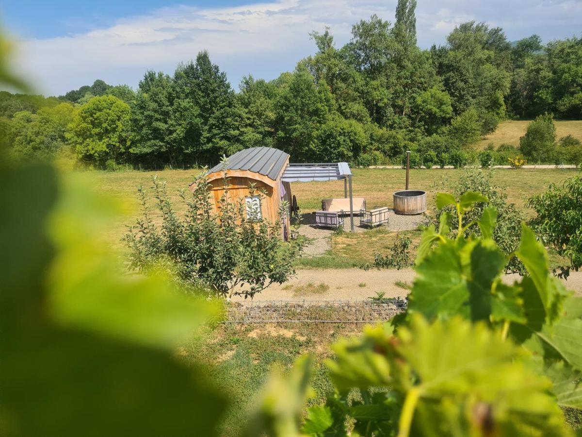 Les Milles Bottes Et Ses Roulottes Villa Encausse-les-Thermes Exterior foto