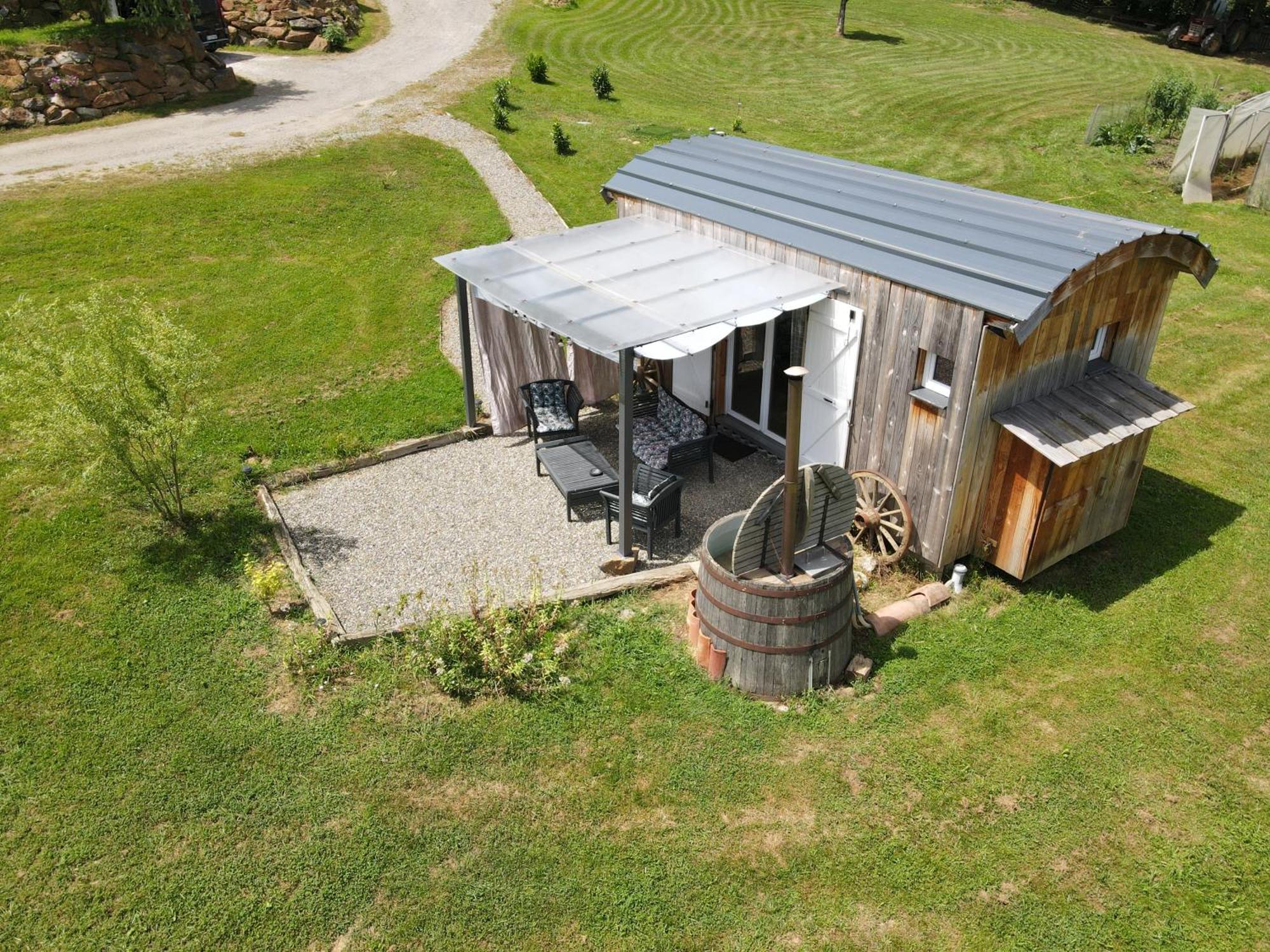 Les Milles Bottes Et Ses Roulottes Villa Encausse-les-Thermes Exterior foto